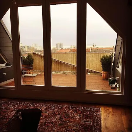Helle Dachgeschosswohnung Fuer 8 Personen In Zentraler Lage Apartment
