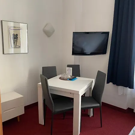 Bornholmer Hof Im Prenzlauer Berg 3* Berlín
