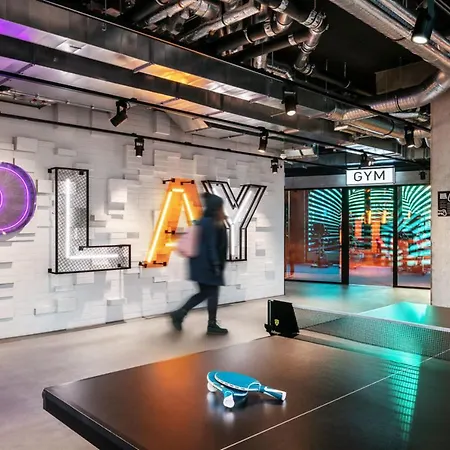 The Social Hub Alexanderplatz فندق برلين