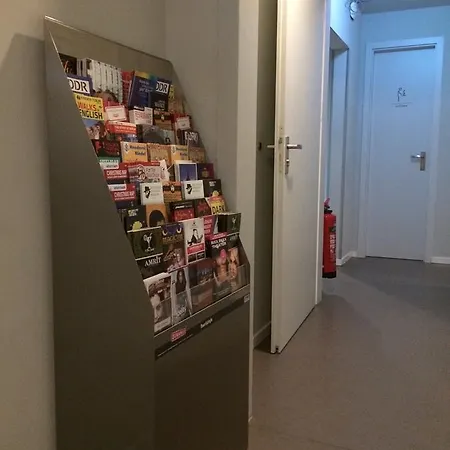 ニア ブランデンブルク ゲート ホステル *