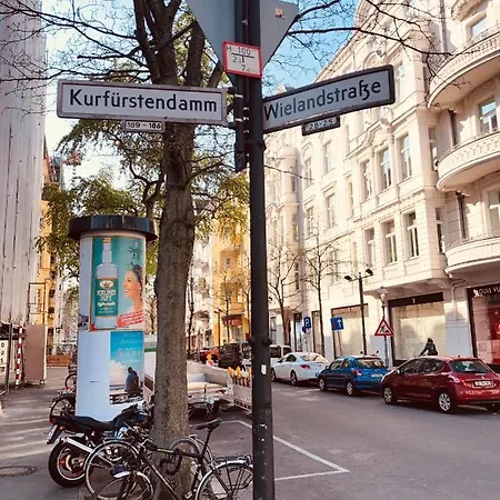 Castell Am Kurfuerstendamm 3* ברלין