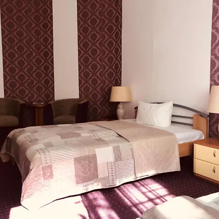 Castell Am Kurfuerstendamm 3* ברלין