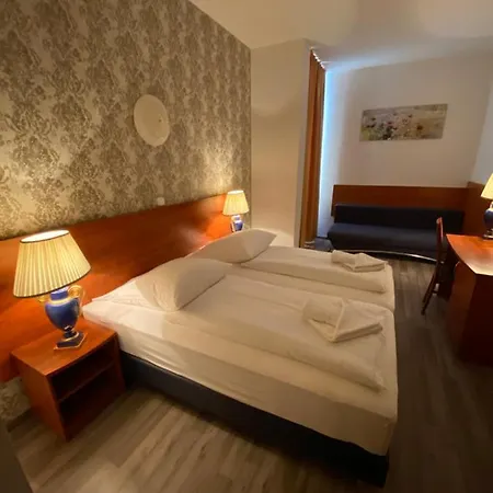 Atrium Charlottenburg Hotel 3*